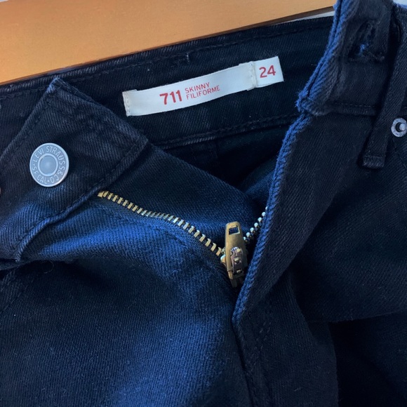 Levi’s black 711 mid rise - Picture 4 of 5